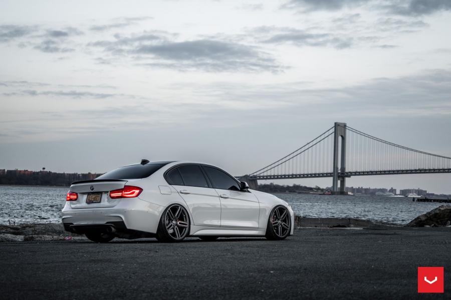  BMW M3 Sedan on Vossen Wheels (HF-1) 2018 года  (фото 27 из 57)